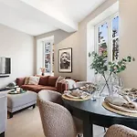 Centre 3 Bedroom, Modern & Bright Appartement