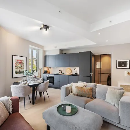 Daire Centre 3 Bedroom, Modern & Bright *