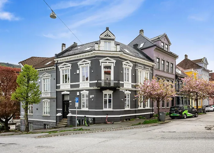 Centre 3 Bedroom, Modern & Bright Appartamento Bergen