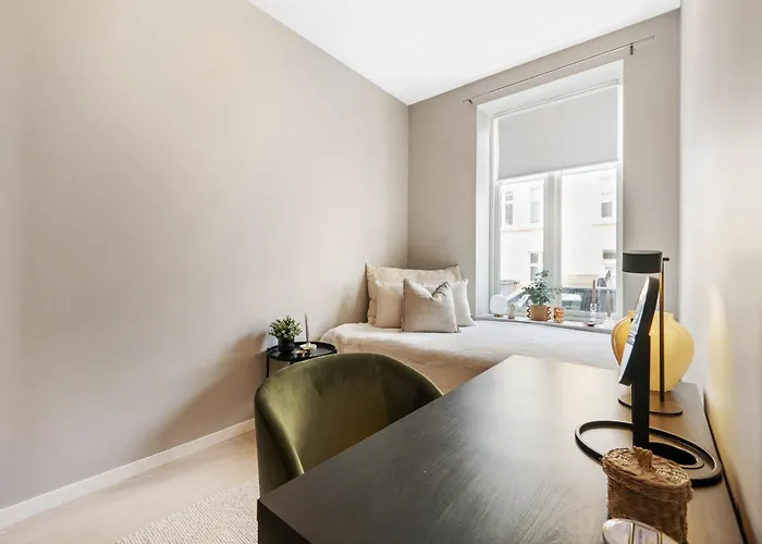 Centre 3 Bedroom, Modern & Bright Appartamento *