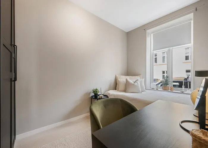 Centre 3 Bedroom, Modern & Bright Appartamento